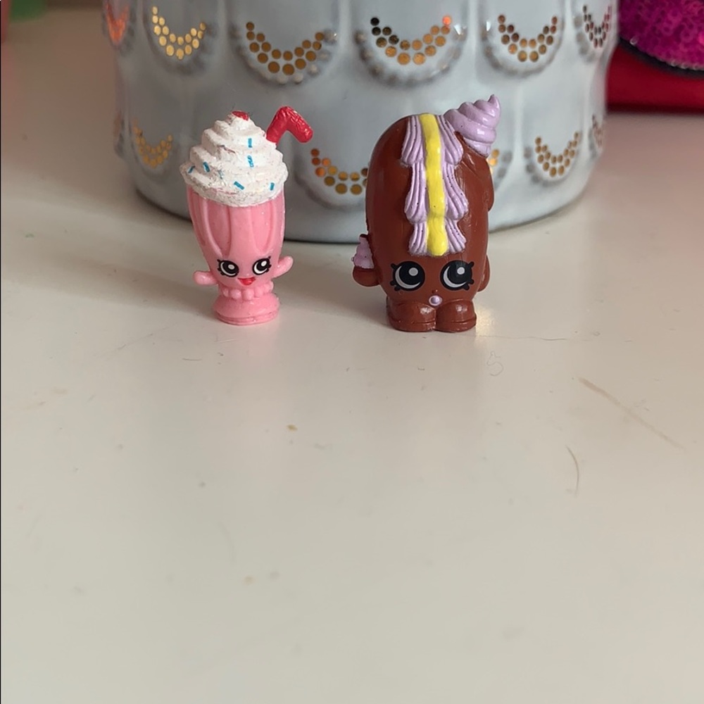 2 shopkins💙
